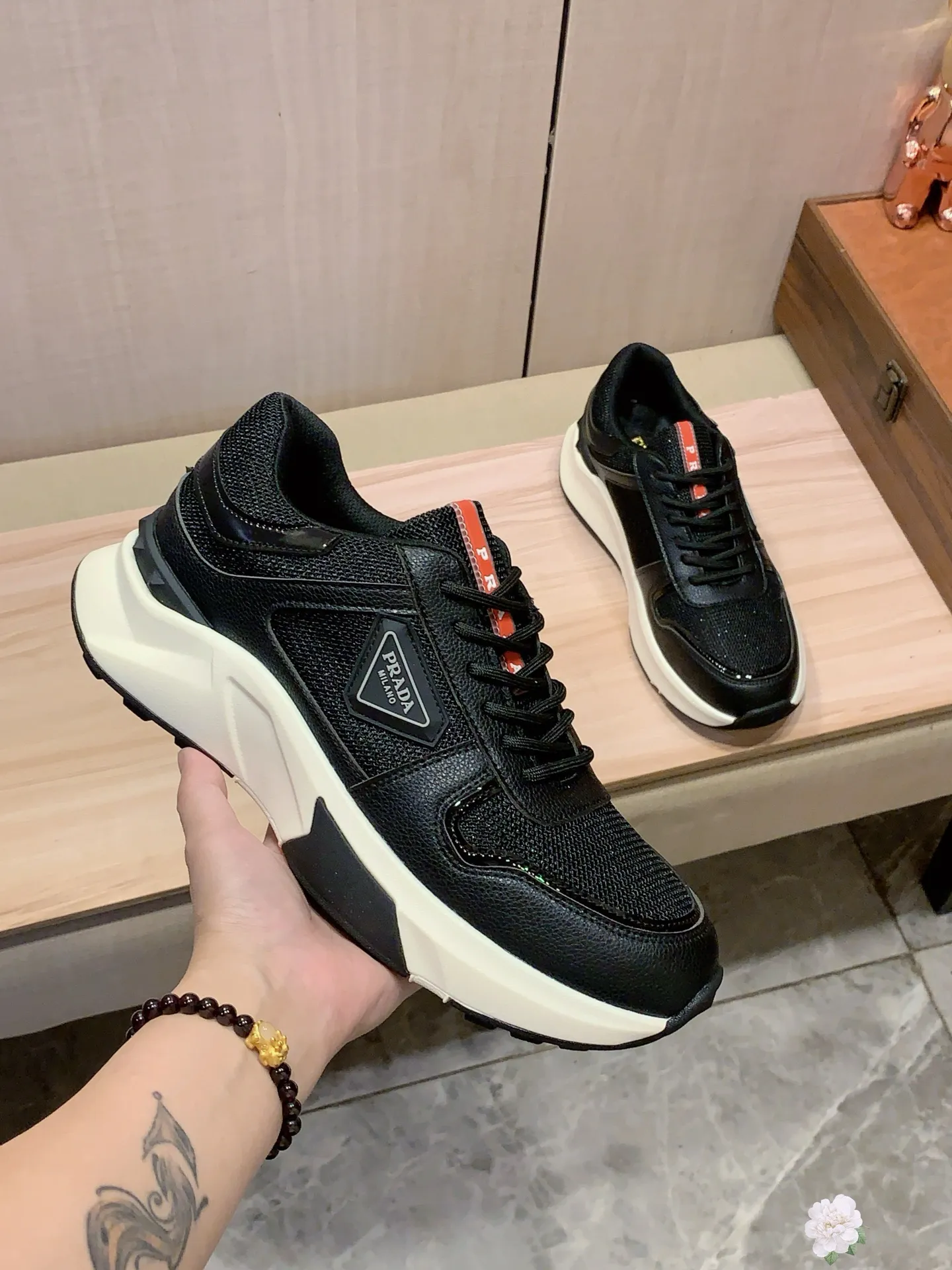 Men's men's shoes💰460💰💰🎩🎩[Lightning][Lightning] "PRADA*" The latest and most popular casual shoes, top brand [seduce] luxury ~ purchasing agency, top ~ quality. [Strong] The upper is made of imported breathable cowhide with material ➕ breathable sheepskin lining (•) and fine workmanship. The original stylish and stylish soft rubber wear-resistant and non-slip outsole is light and comfortable on the feet. The real thing looks better when photographed in real life. No. 143: Code: 38-44, 45 can be customized, 3️⃣ colors are available